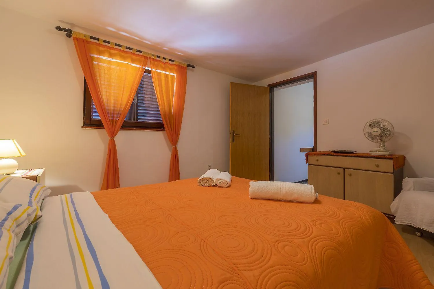 Preiswertes Apartment Nur 500 Meter Zum Strand Mit Privater Terrasse, Grill - Hundefreundlich Jadranovo