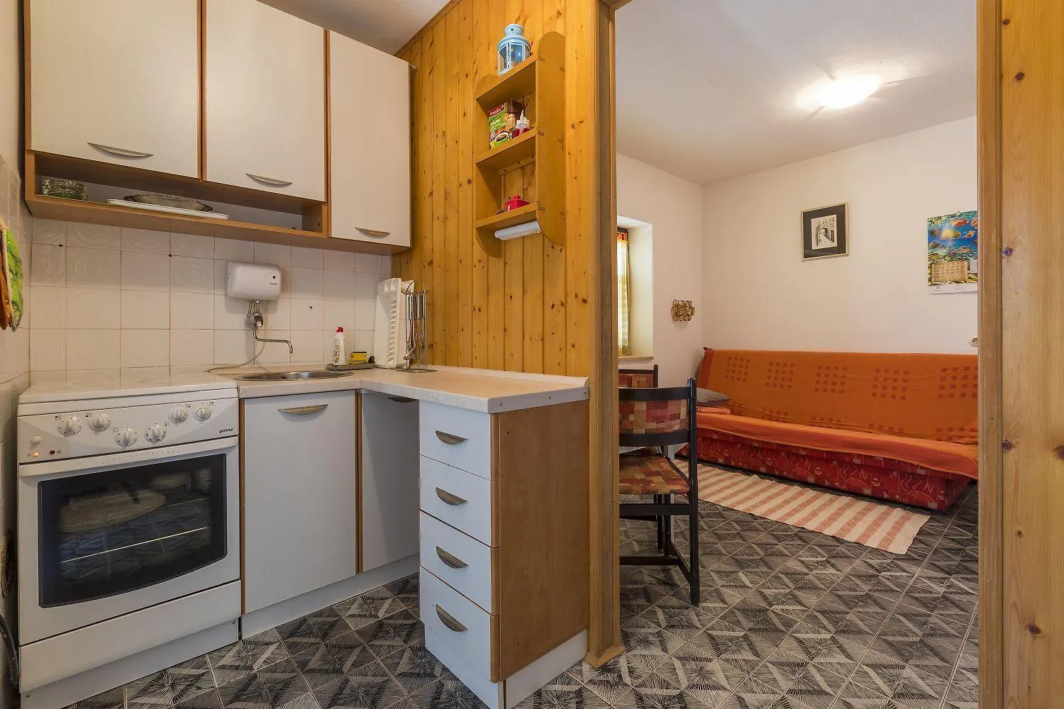 Preiswertes Apartment Nur 500 Meter Zum Strand Mit Privater Terrasse, Grill - Hundefreundlich Jadranovo