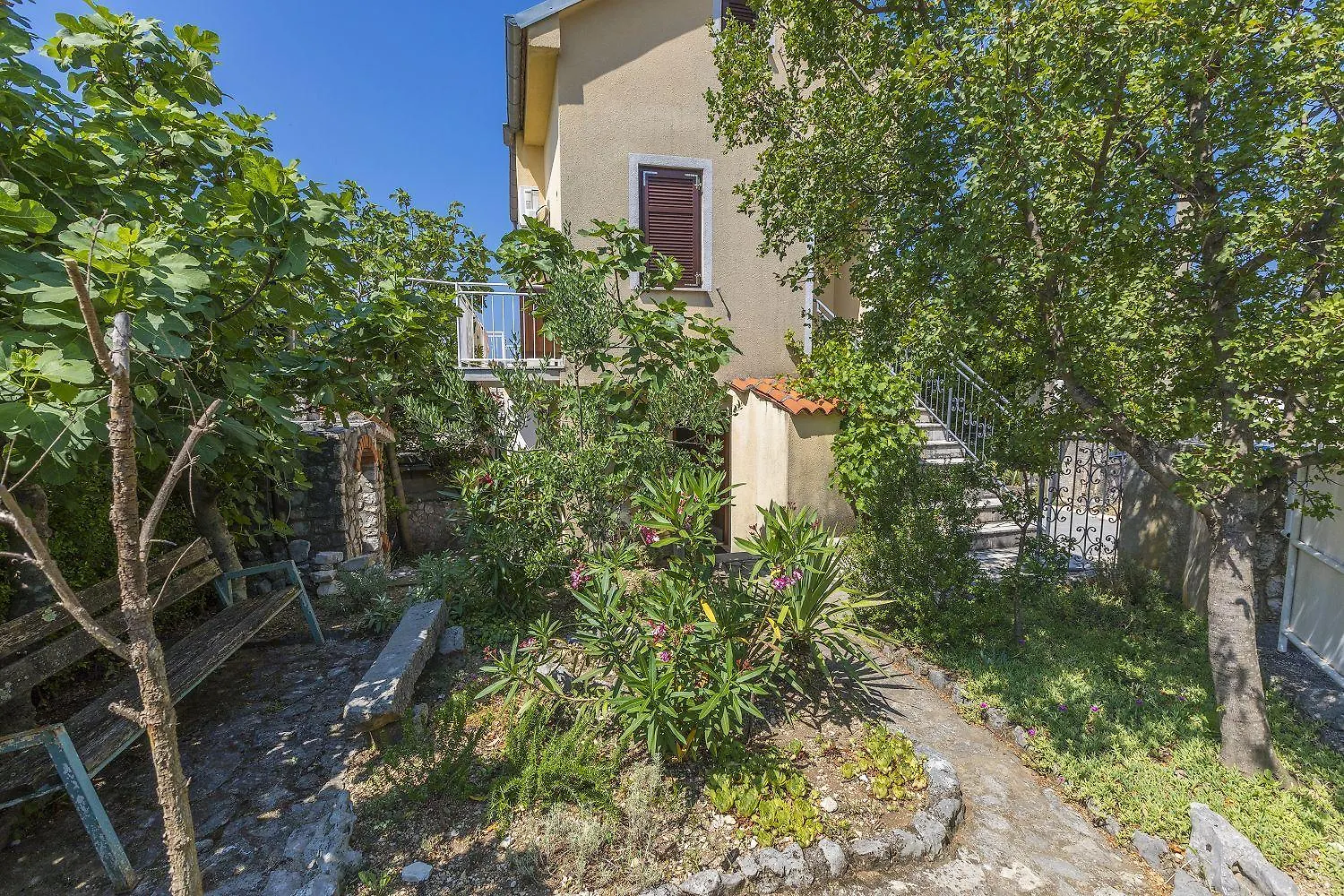 Preiswertes Apartment Nur 500 Meter Zum Strand Mit Privater Terrasse, Grill - Hundefreundlich Jadranovo