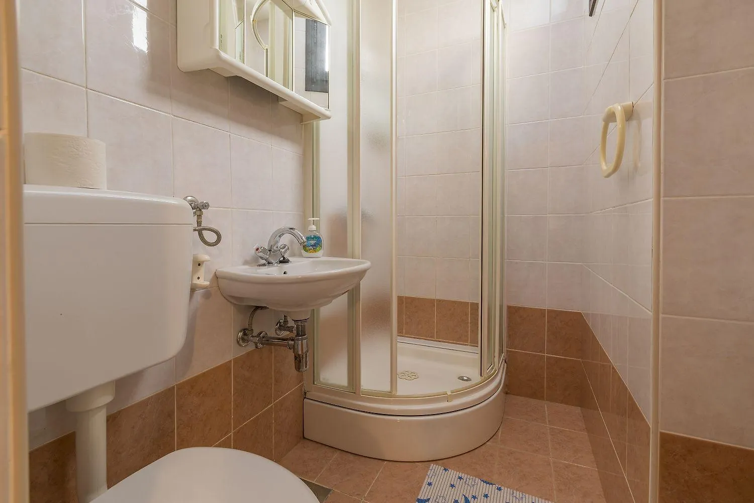 Preiswertes Apartment Nur 500 Meter Zum Strand Mit Privater Terrasse, Grill - Hundefreundlich Jadranovo