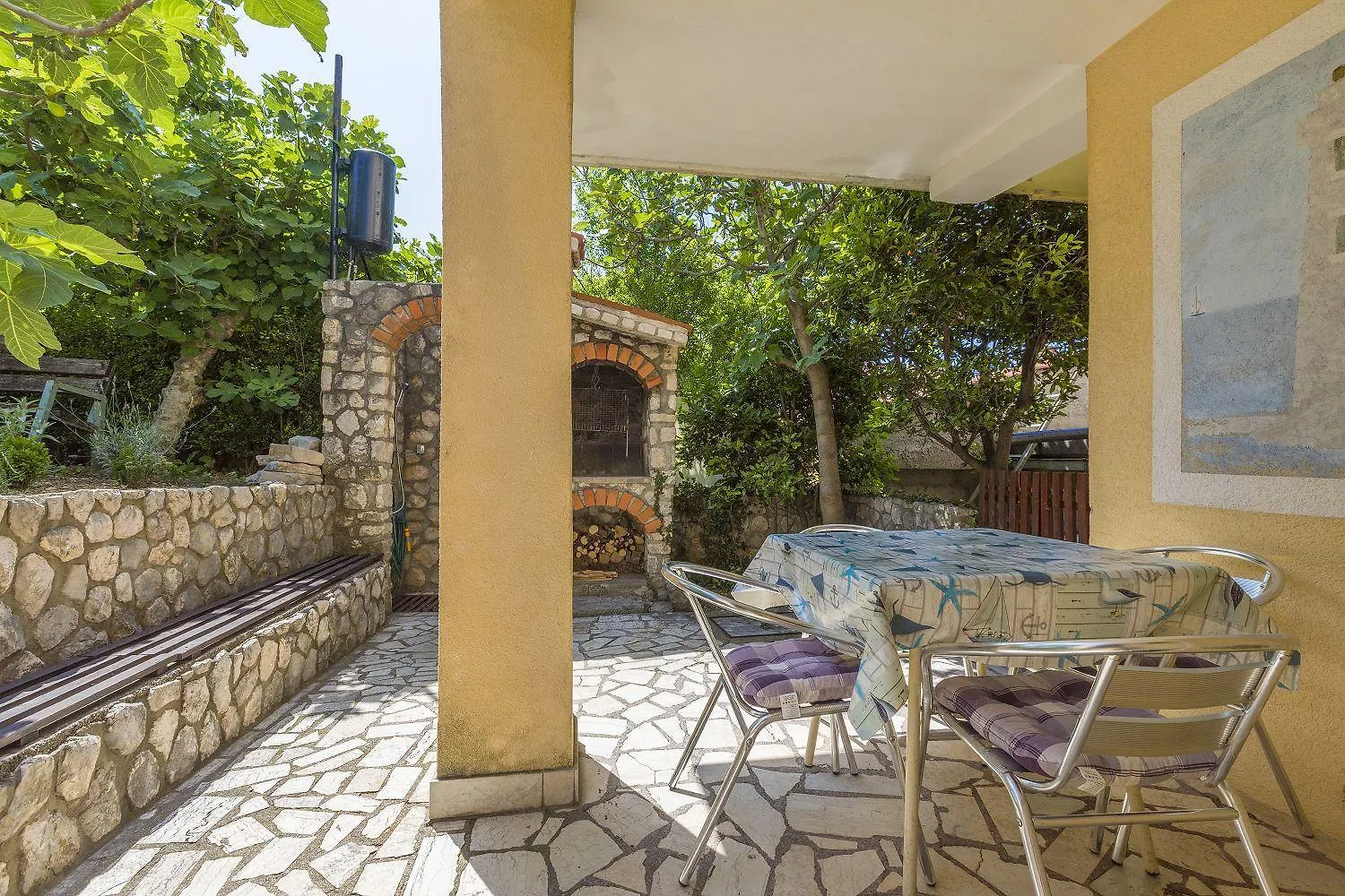 Preiswertes Apartment Nur 500 Meter Zum Strand Mit Privater Terrasse, Grill - Hundefreundlich Jadranovo
